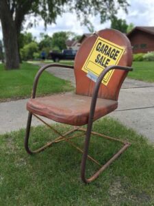 Organizing a Successful Garage Sale Image